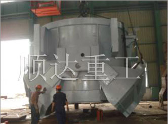        廢鋼(gāng)料籃(lán)的制(zhì)造(zào) 大件公(gōng)司發運碼(mǎ)頭     廢(fèi)鋼料籃調試 大(dà)件公司發運碼頭        料籃成品待(dài)檢 廢鋼(gāng)料籃在(zài)上海港待裝船(chuán)