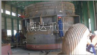        廢(fèi)鋼料籃的(de)制造(zào) 大(dà)件公司(sī)發運碼頭(tóu)     廢鋼(gāng)料籃調(diào)試 大件(jiàn)公司發(fā)運(yùn)碼(mǎ)頭        料籃(lán)成品待檢(jiǎn) 廢鋼料(liào)籃(lán)在上海港(gǎng)待裝船
